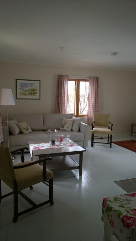 Village Lomahuoneisto Country house Kierinki